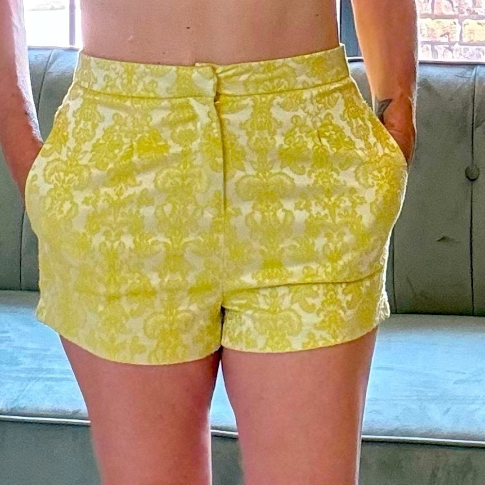 Gorgeous Juniors Yellow Brocade Shorts - Picture 4 of 7